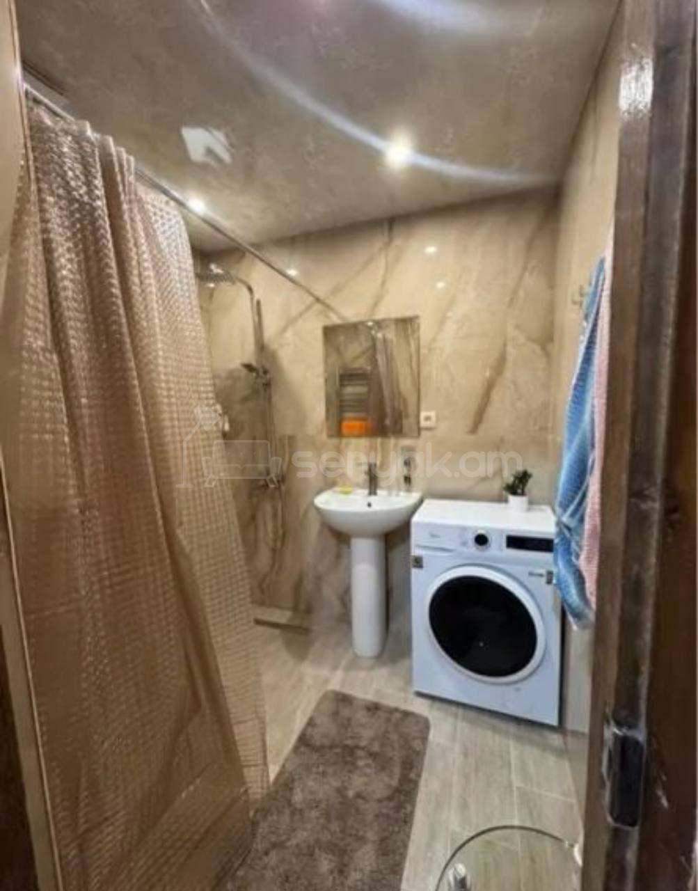 3 Սենյականոց Բնակարան, 65քմ, 2/9 հարկ, Նորմալ Վիճակում, Կահավորված