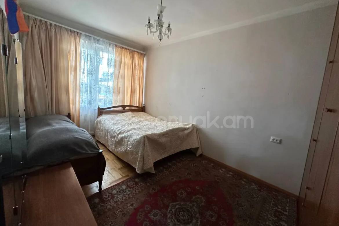 4 Սենյականոց Բնակարան Քարե Շենքում, 115քմ, 4/5 հարկ, Կոսմետիկ Վերանորոգված, Կահավորված, Արևկող