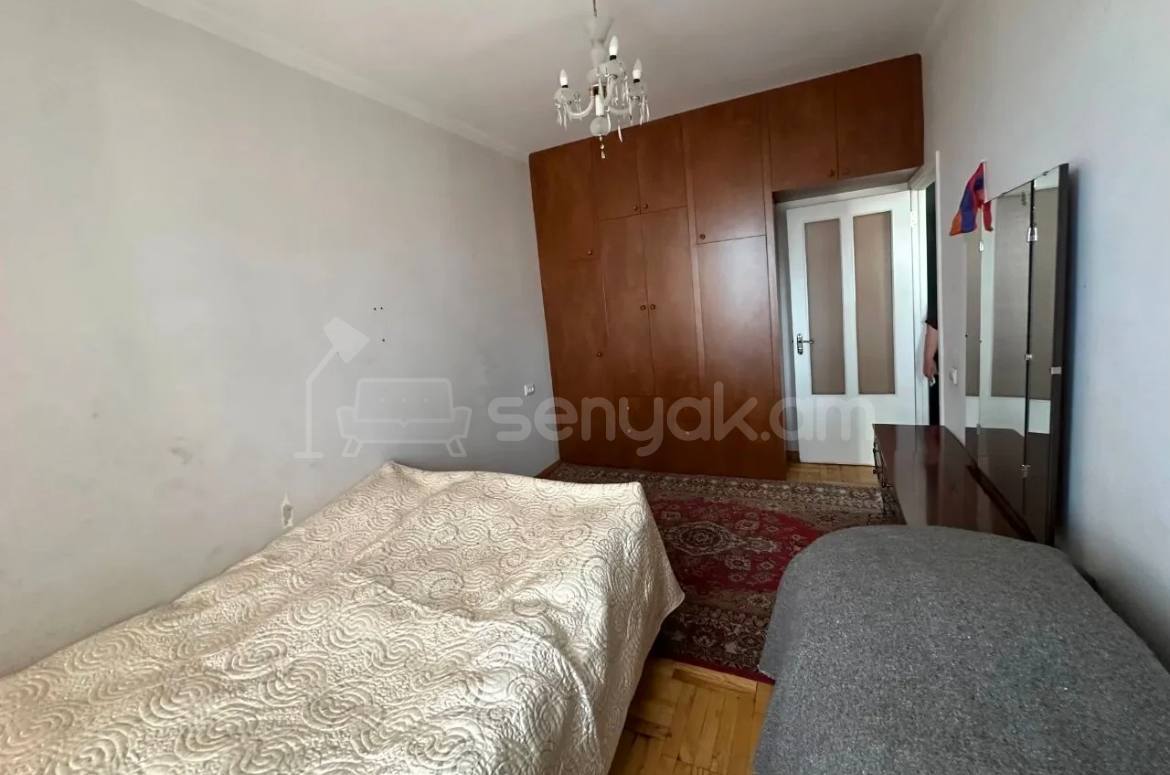 4 Սենյականոց Բնակարան Քարե Շենքում, 115քմ, 4/5 հարկ, Կոսմետիկ Վերանորոգված, Կահավորված, Արևկող