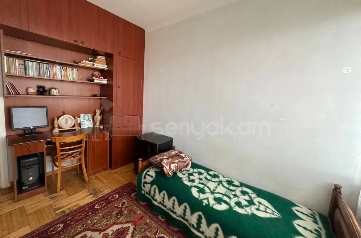 4 Սենյականոց Բնակարան Քարե Շենքում, 115քմ, 4/5 հարկ, Կոսմետիկ Վերանորոգված, Կահավորված, Արևկող