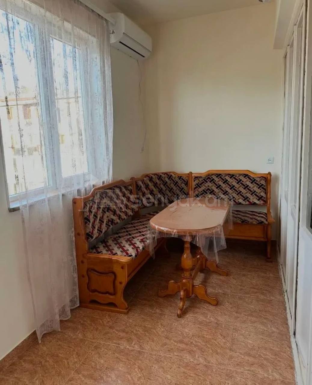 4 Սենյականոց Բնակարան Քարե Շենքում, 115քմ, 4/5 հարկ, Կոսմետիկ Վերանորոգված, Կահավորված, Արևկող