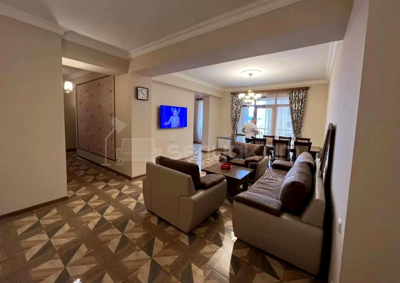 4 Սենյականոց Բնակարան Նորակառույցում, 105քմ, 8/18 հարկ, Կապիտալ Վերանորոգված