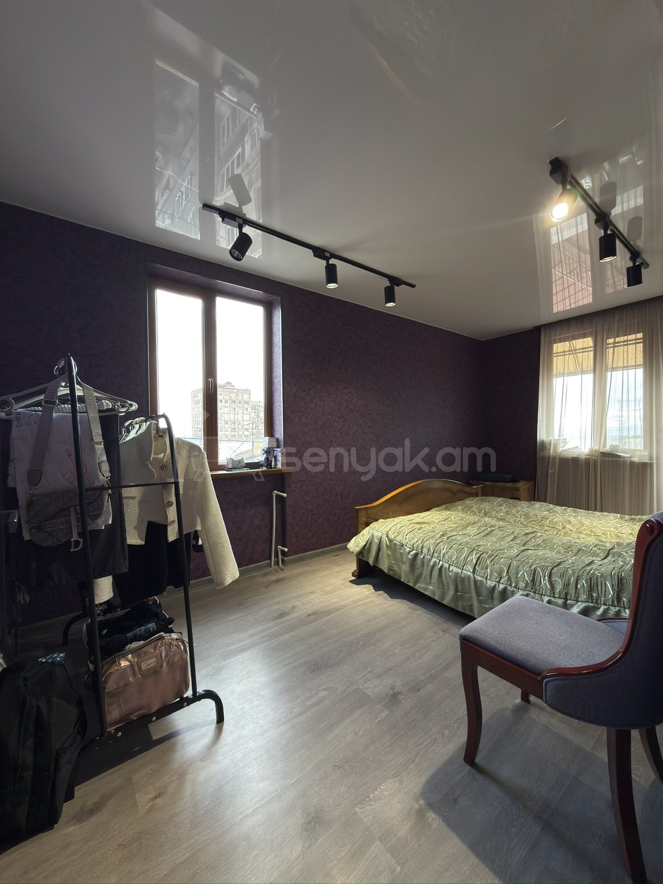 4 Սենյականոց Բնակարան Քարե Շենքում, 90քմ, 6/6 հարկ, Դիզայներական Վերանորոգված