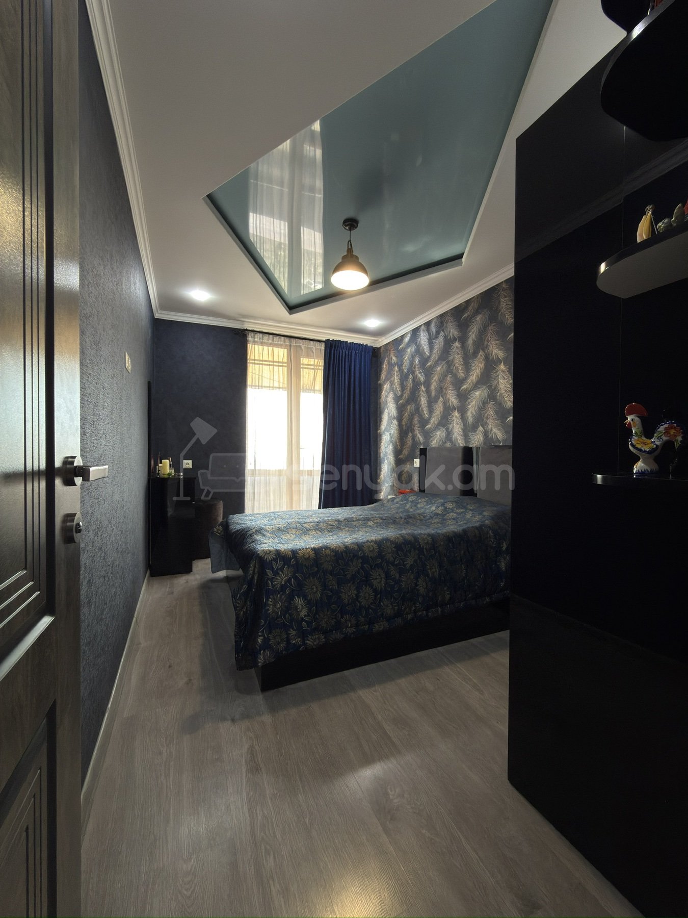 4 Սենյականոց Բնակարան Քարե Շենքում, 90քմ, 6/6 հարկ, Դիզայներական Վերանորոգված