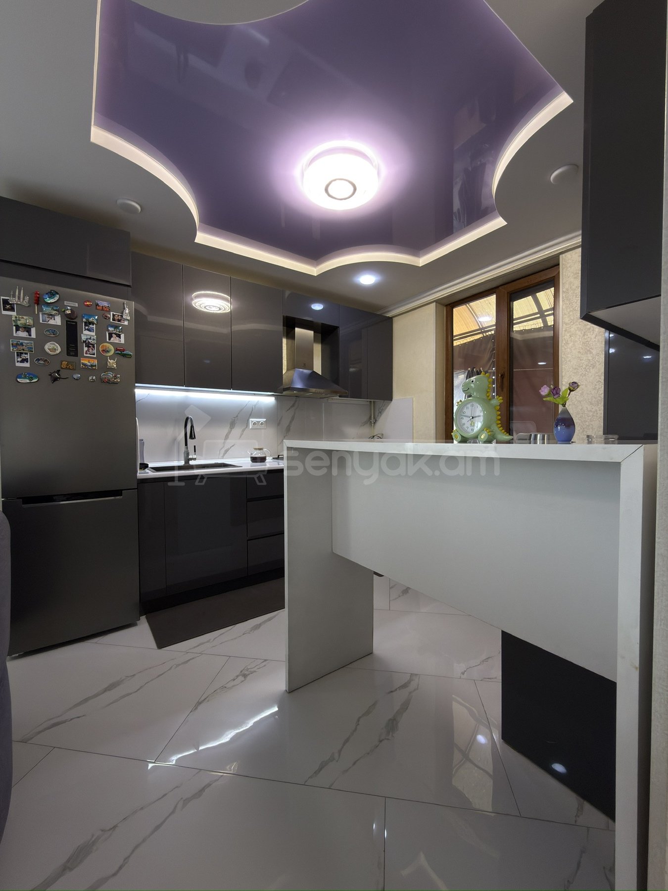 4 Սենյականոց Բնակարան Քարե Շենքում, 90քմ, 6/6 հարկ, Դիզայներական Վերանորոգված