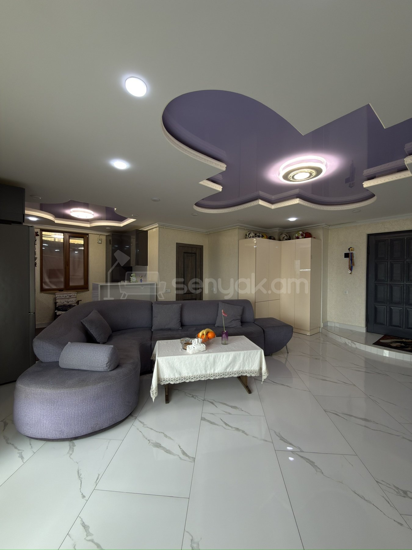 4 Սենյականոց Բնակարան Քարե Շենքում, 90քմ, 6/6 հարկ, Դիզայներական Վերանորոգված