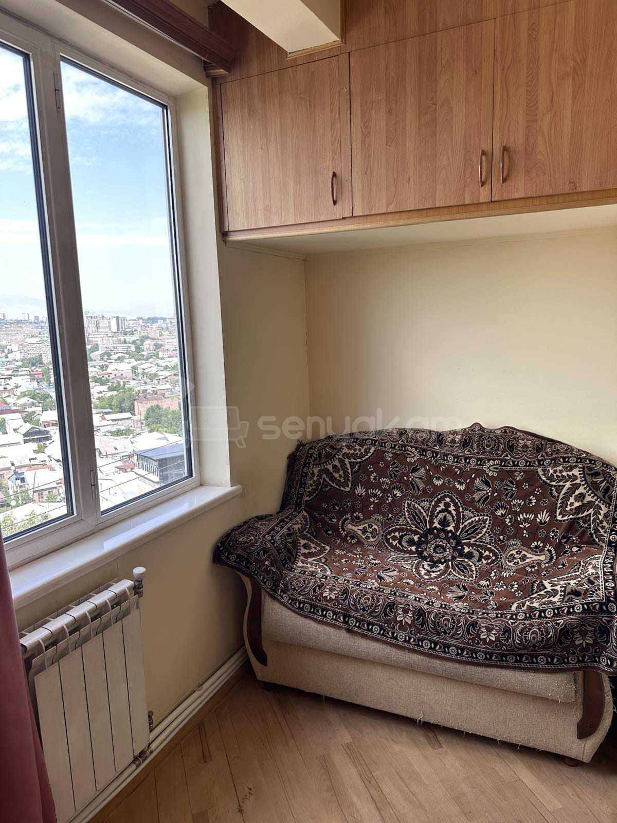 4 Սենյականոց Բնակարան Քարե Շենքում, 113քմ, 5/5 հարկ, Կապիտալ Վերանորոգված