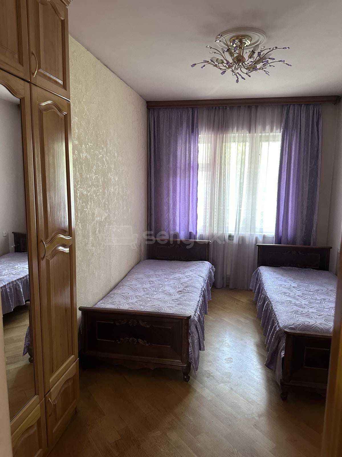 4 Սենյականոց Բնակարան Քարե Շենքում, 113քմ, 5/5 հարկ, Կապիտալ Վերանորոգված