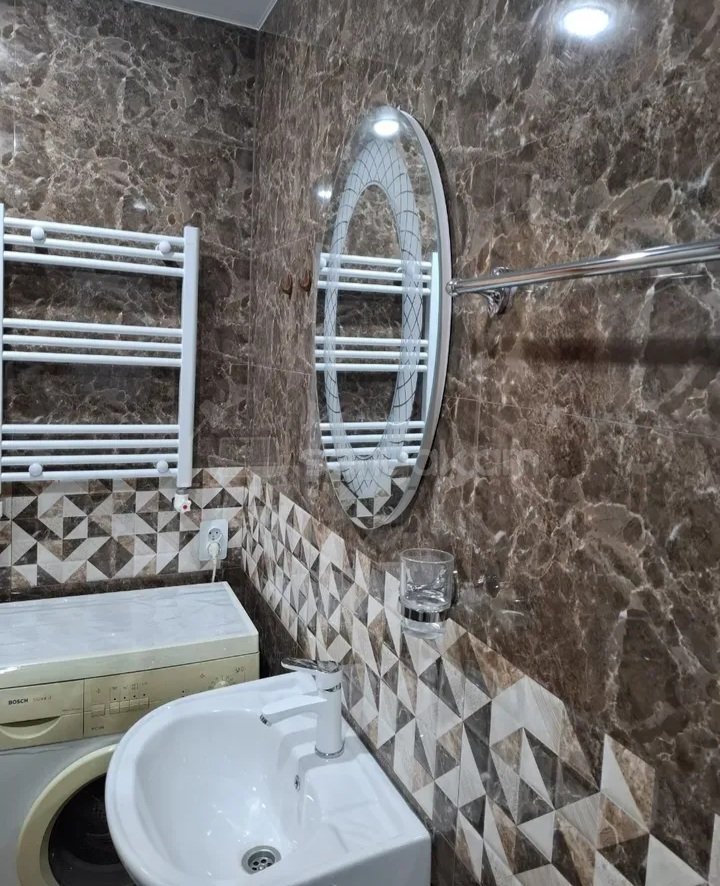 2 Սենյականոց Բնակարան Քարե Շենքում, 57քմ, 3/5 հարկ, Կապիտալ Վերանորոգված, Կահավորված