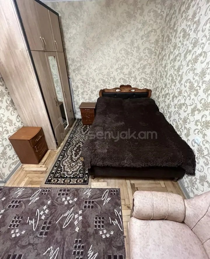 1 Սենյականոց Բնակարան Քարե Շենքում, 48քմ, 5/5 հարկ, Կապիտալ Վերանորոգված, Կահավորված, Արևկող