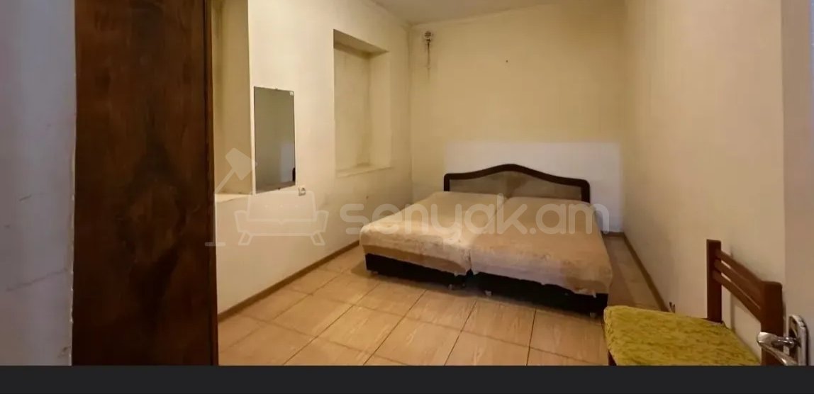 3 Սենյականոց Բնակարան Քարե Շենքում, 72քմ, 1/1 հարկ, Կապիտալ Վերանորոգված, Կահավորված