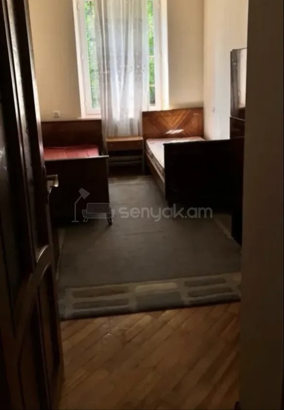 3 Սենյականոց Բնակարան Քարե Շենքում, 72քմ, 1/1 հարկ, Կապիտալ Վերանորոգված, Կահավորված