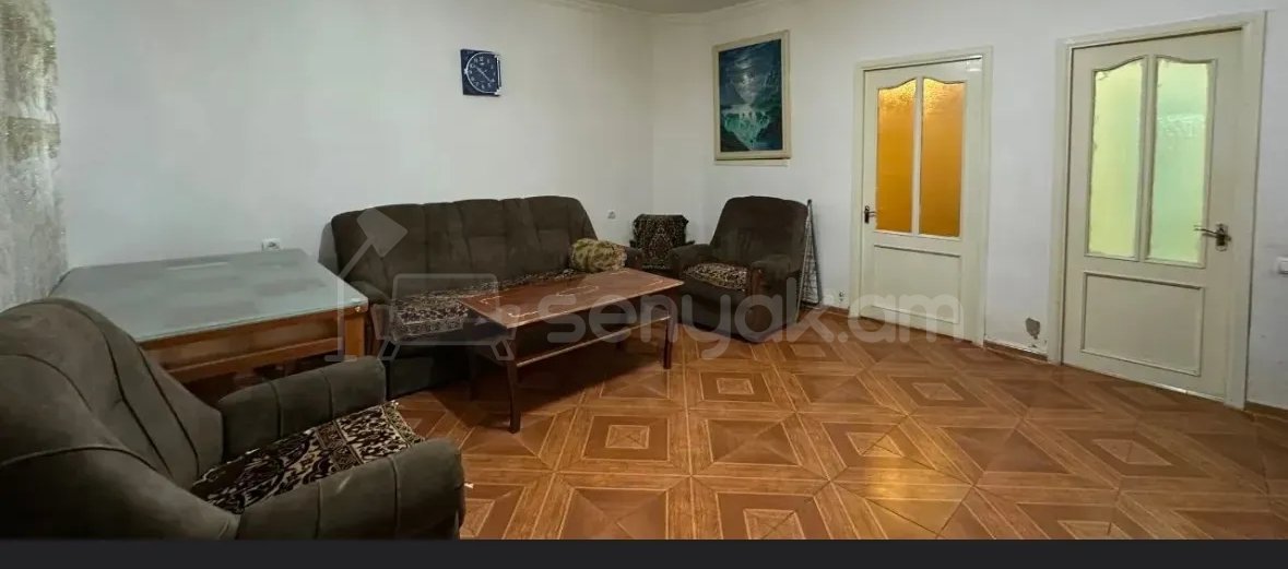 3 Սենյականոց Բնակարան Քարե Շենքում, 72քմ, 1/1 հարկ, Կապիտալ Վերանորոգված, Կահավորված