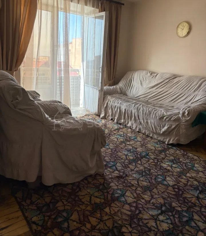 1 Սենյականոց Բնակարան Քարե Շենքում, 40քմ, 3/5 հարկ, Կապիտալ Վերանորոգված, Կահավորված