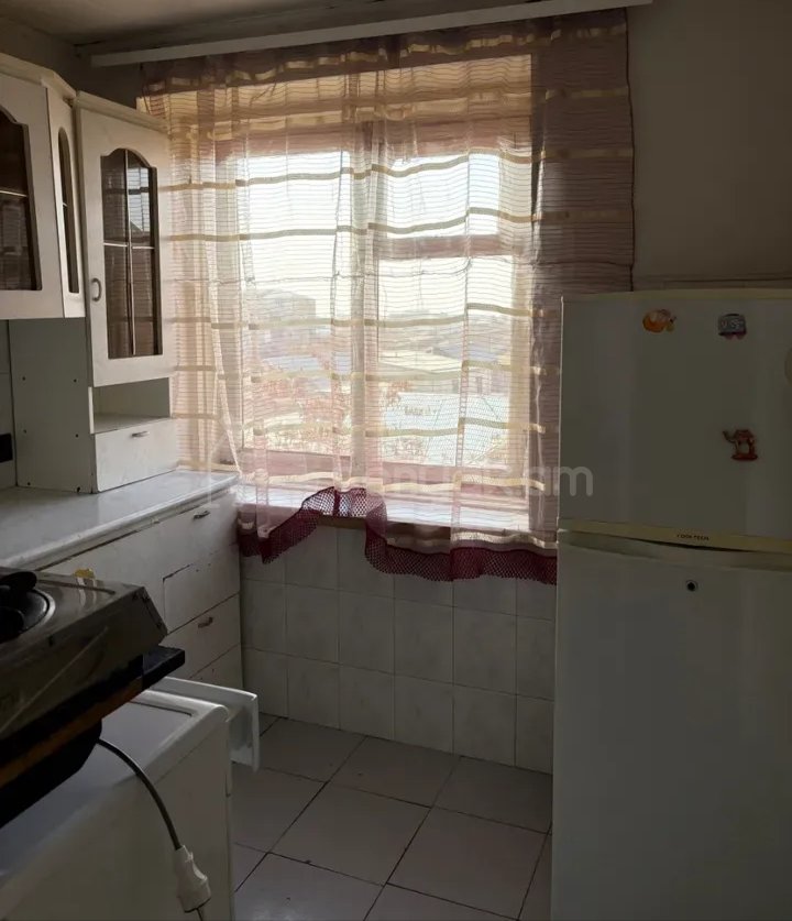 1 Սենյականոց Բնակարան Քարե Շենքում, 40քմ, 3/5 հարկ, Կապիտալ Վերանորոգված, Կահավորված