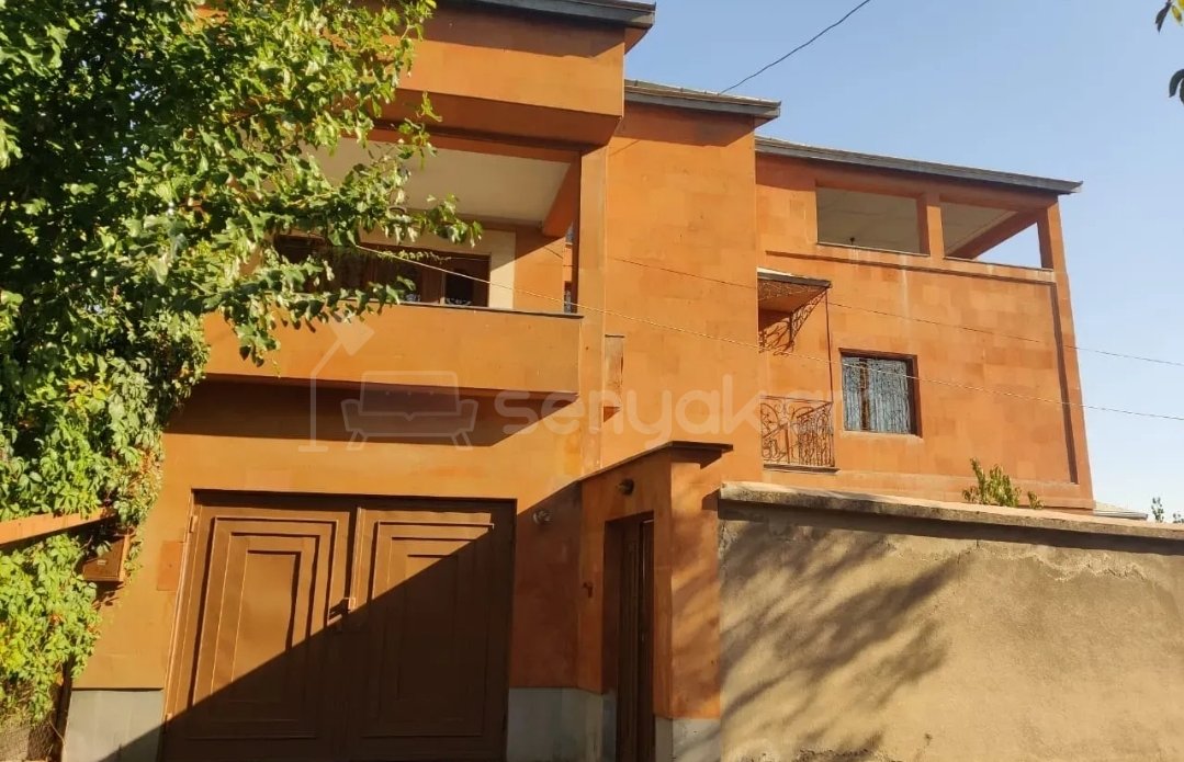 8 Սենյականոց Սեփական Տուն, 900քմ, Կապիտալ Վերանորոգված, Ավտոտնակով