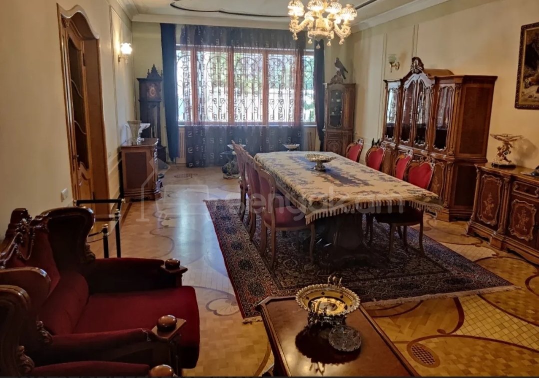 8 Սենյականոց Սեփական Տուն, 900քմ, Կապիտալ Վերանորոգված, Ավտոտնակով