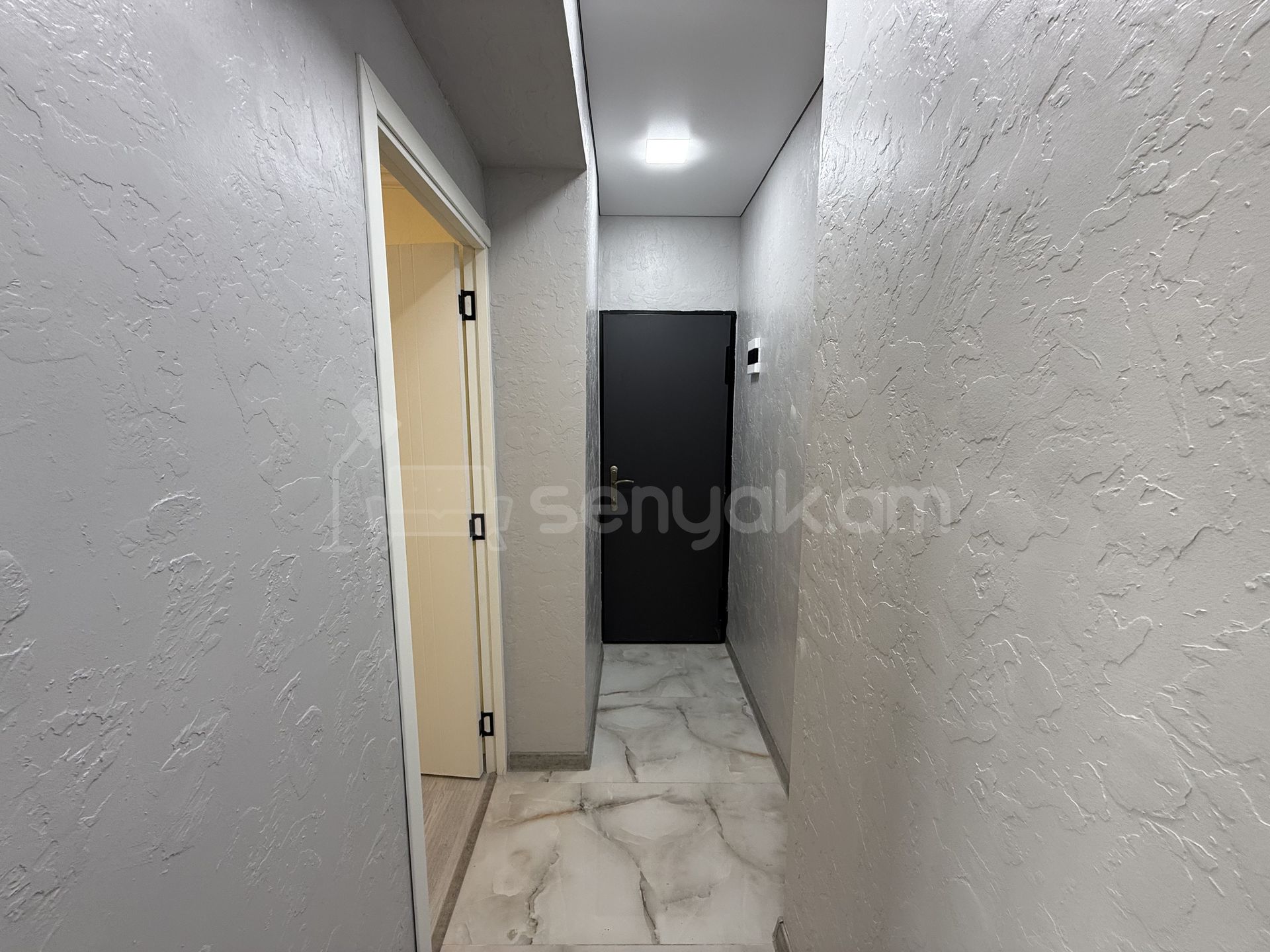 2 Սենյականոց Բնակարան, 39քմ, 3/9 հարկ, Կապիտալ Վերանորոգված