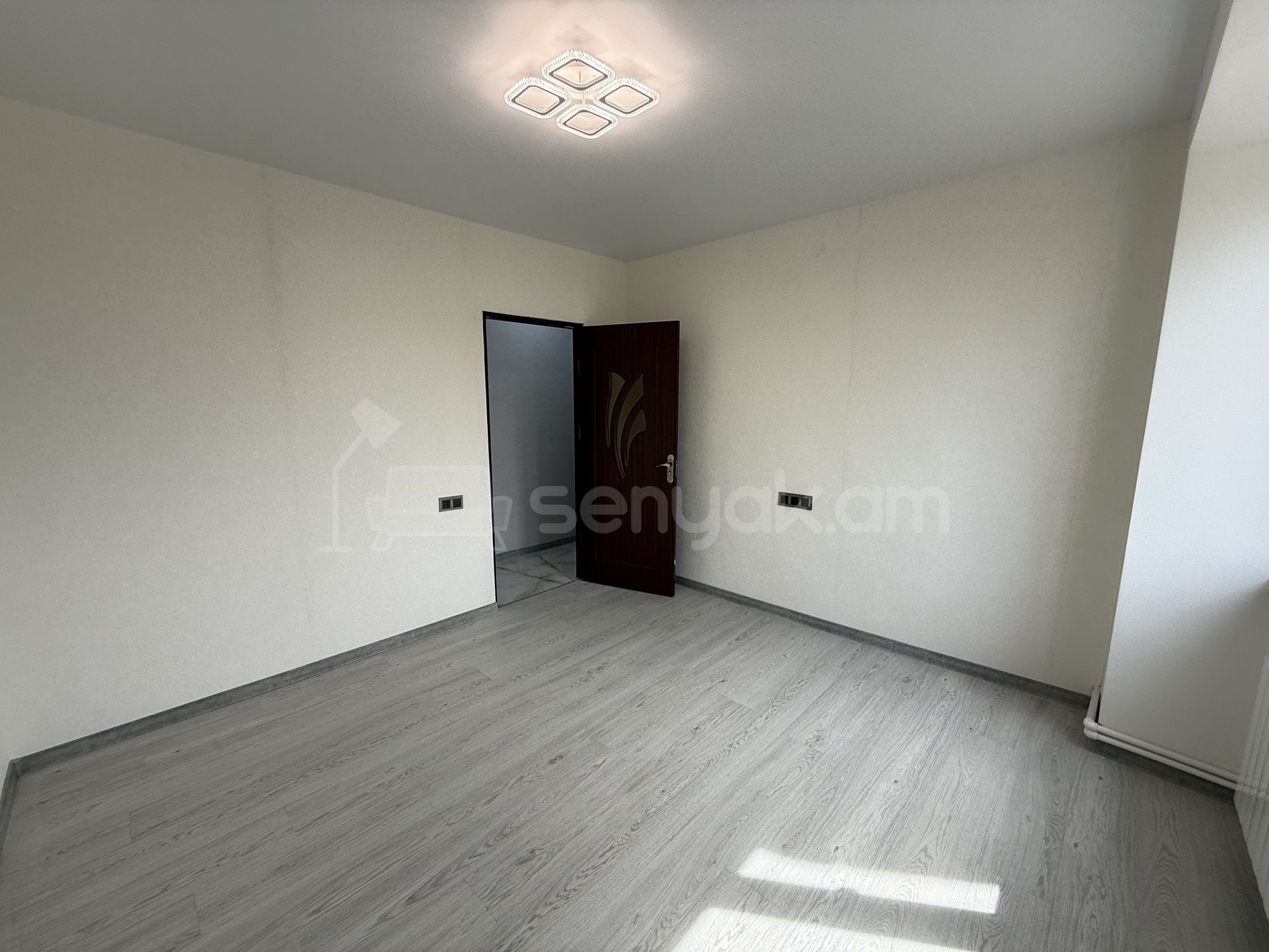 2 Սենյականոց Բնակարան, 47քմ, 3/9 հարկ, Կապիտալ Վերանորոգված