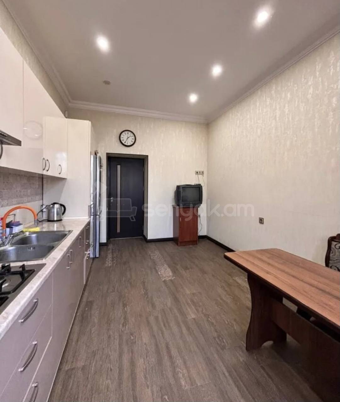 4 Սենյականոց Սեփական Տուն, 163քմ, Կապիտալ Վերանորոգված