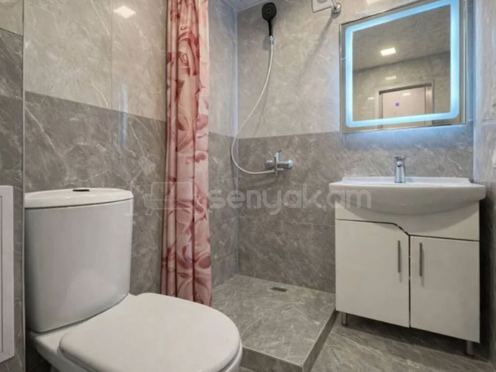 2 Սենյականոց Բնակարան, 42քմ, 4/4 հարկ, Կապիտալ Վերանորոգված