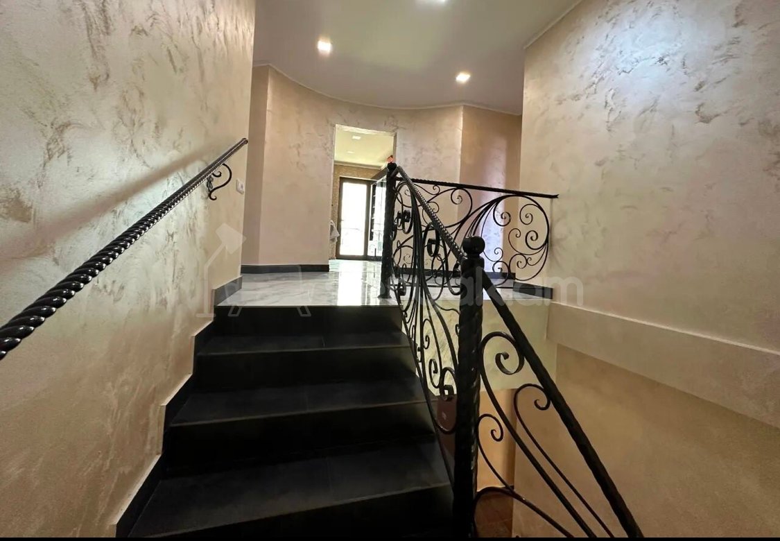 7 Սենյականոց Սեփական Տուն, 340քմ, Դիզայներական Վերանորոգված