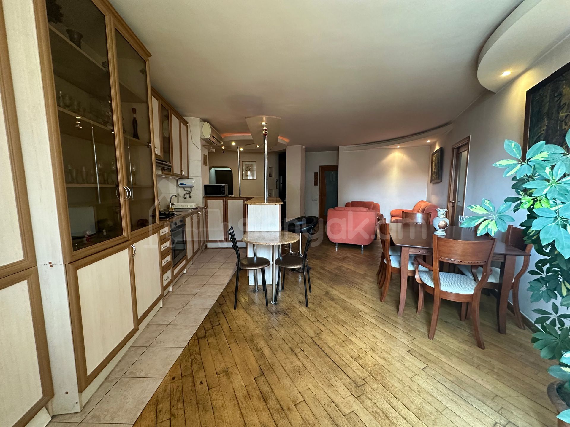 3 Սենյականոց Բնակարան, 75քմ, 6/16 հարկ, Կապիտալ Վերանորոգված