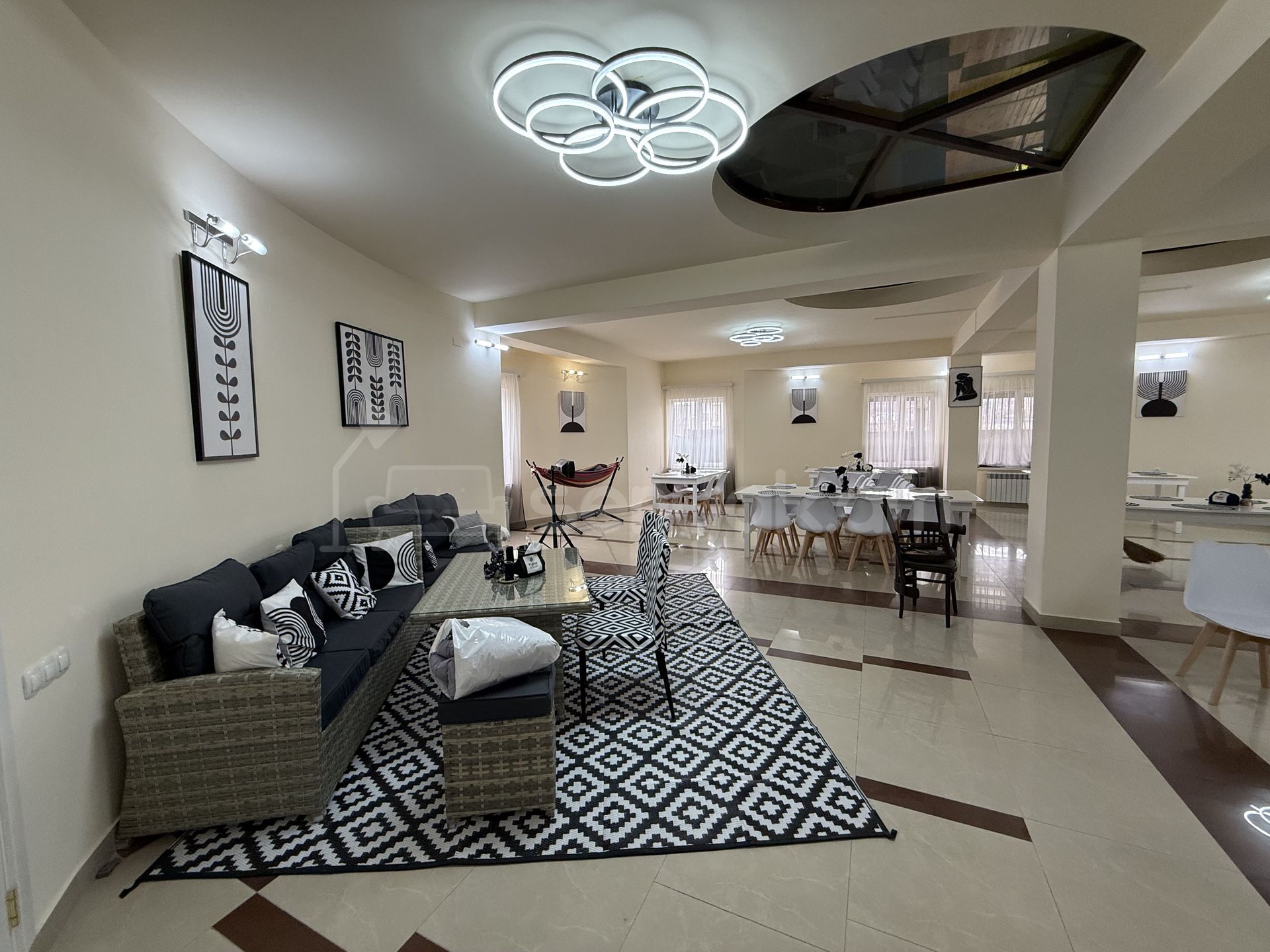 Կոմերցիոն Տարածք, 400քմ, Կապիտալ Վերանորոգված