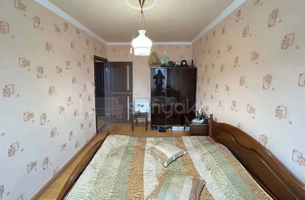 4 Սենյականոց Բնակարան Քարե Շենքում, 105քմ, 3/5 հարկ, Կոսմետիկ Վերանորոգված