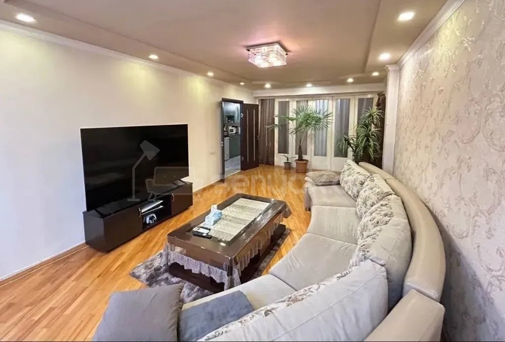 4 Սենյականոց Բնակարան Քարե Շենքում, 105քմ, 3/5 հարկ, Կոսմետիկ Վերանորոգված