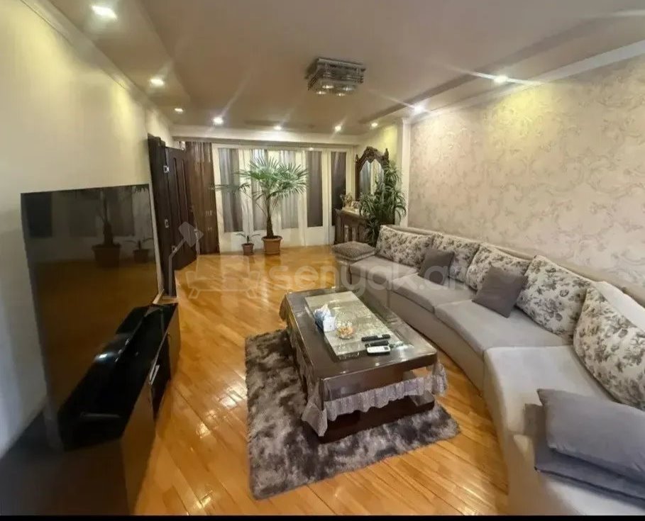 4 Սենյականոց Բնակարան Քարե Շենքում, 105քմ, 3/5 հարկ, Կոսմետիկ Վերանորոգված