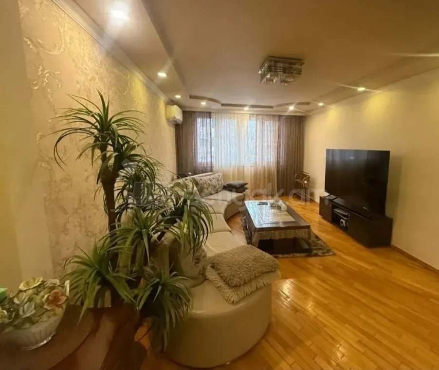 4 Սենյականոց Բնակարան Քարե Շենքում, 105քմ, 3/5 հարկ, Կոսմետիկ Վերանորոգված