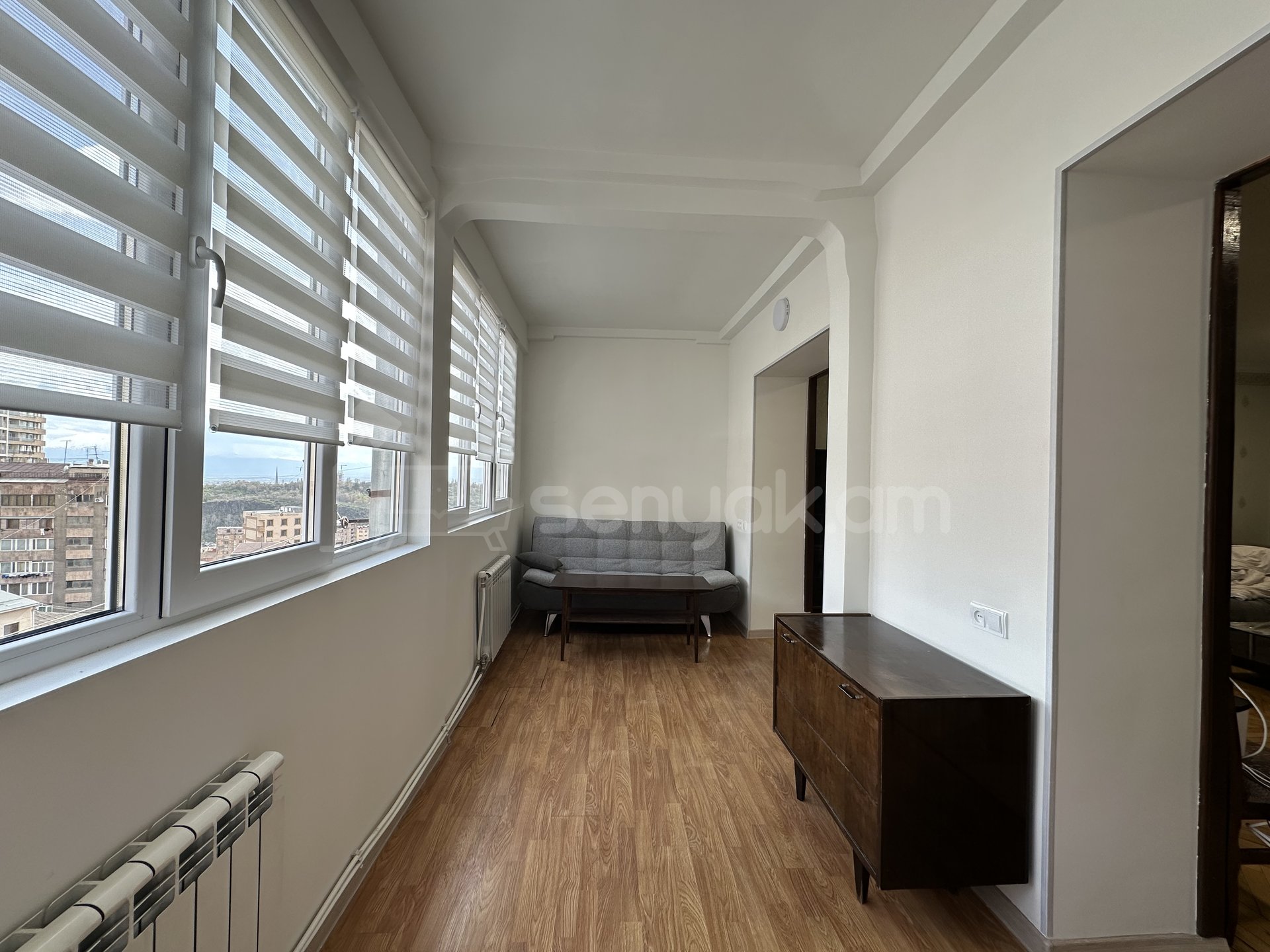 2 Սենյականոց Բնակարան Քարե Շենքում, 70քմ, 4/5 հարկ, Կապիտալ Վերանորոգված, Կահավորված, Արևկող