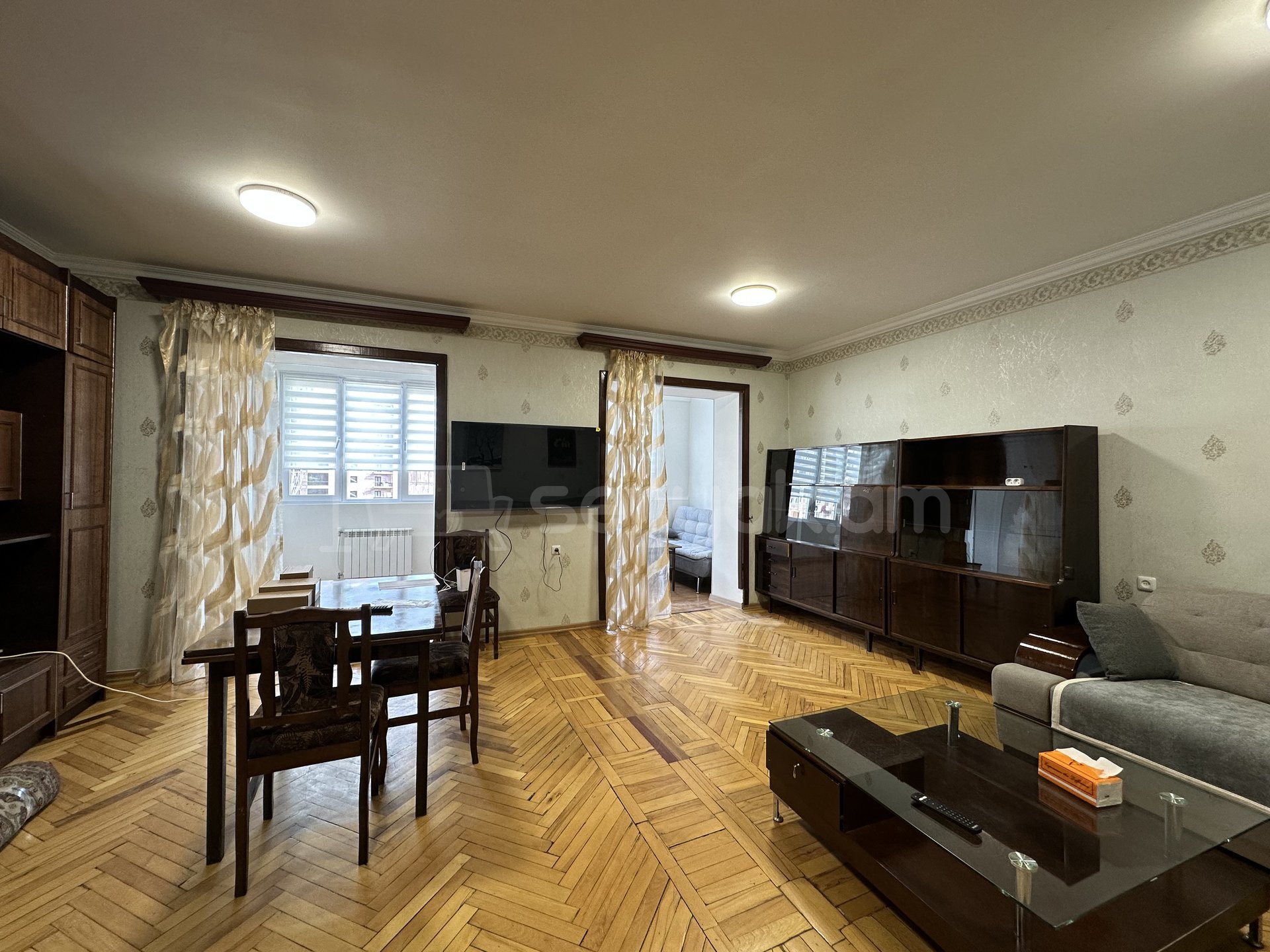 2 Սենյականոց Բնակարան Քարե Շենքում, 70քմ, 4/5 հարկ, Կապիտալ Վերանորոգված, Կահավորված, Արևկող