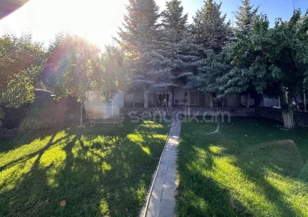 5 Սենյականոց Սեփական Տուն, 334քմ, Կոսմետիկ Վերանորոգված, Ավտոտնակով