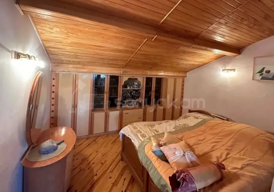 5 Սենյականոց Սեփական Տուն, 334քմ, Կոսմետիկ Վերանորոգված, Ավտոտնակով