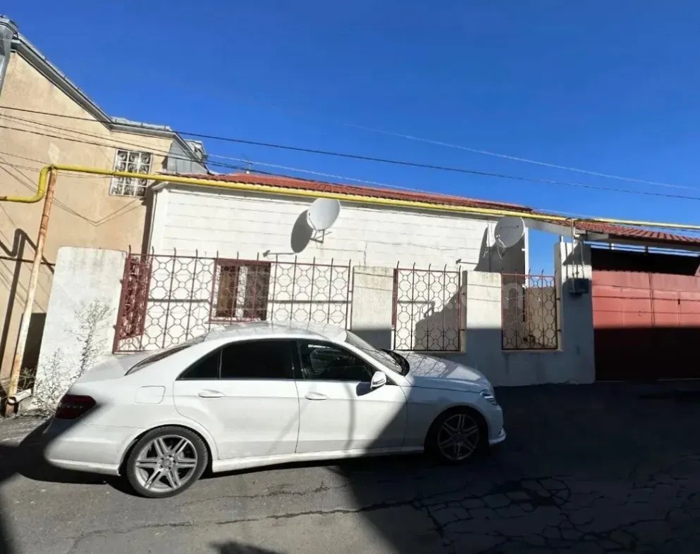 5 Սենյականոց Սեփական Տուն, 334քմ, Կոսմետիկ Վերանորոգված, Ավտոտնակով