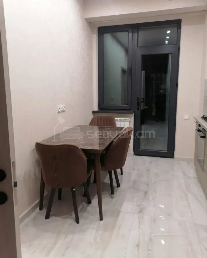 3 Սենյականոց Բնակարան Նորակառույցում, 75քմ, 5/14 հարկ, Դիզայներական Վերանորոգված, Կահավորված