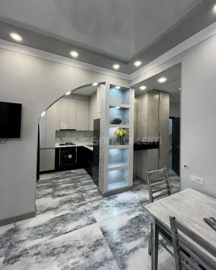 2 Սենյականոց Բնակարան Քարե Շենքում, 72քմ, 3/4 հարկ, Կապիտալ Վերանորոգված