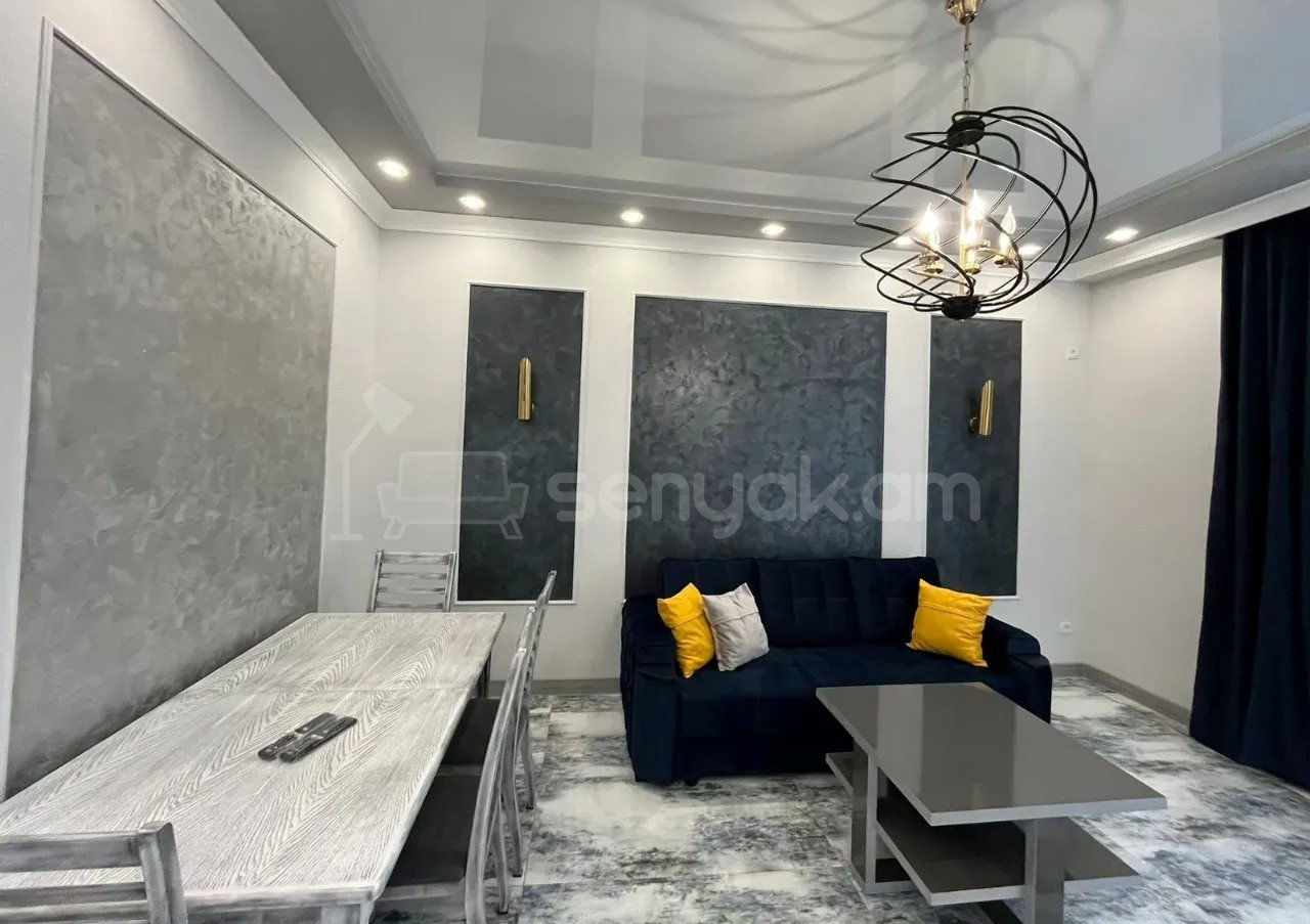 2 Սենյականոց Բնակարան Քարե Շենքում, 72քմ, 3/4 հարկ, Կապիտալ Վերանորոգված