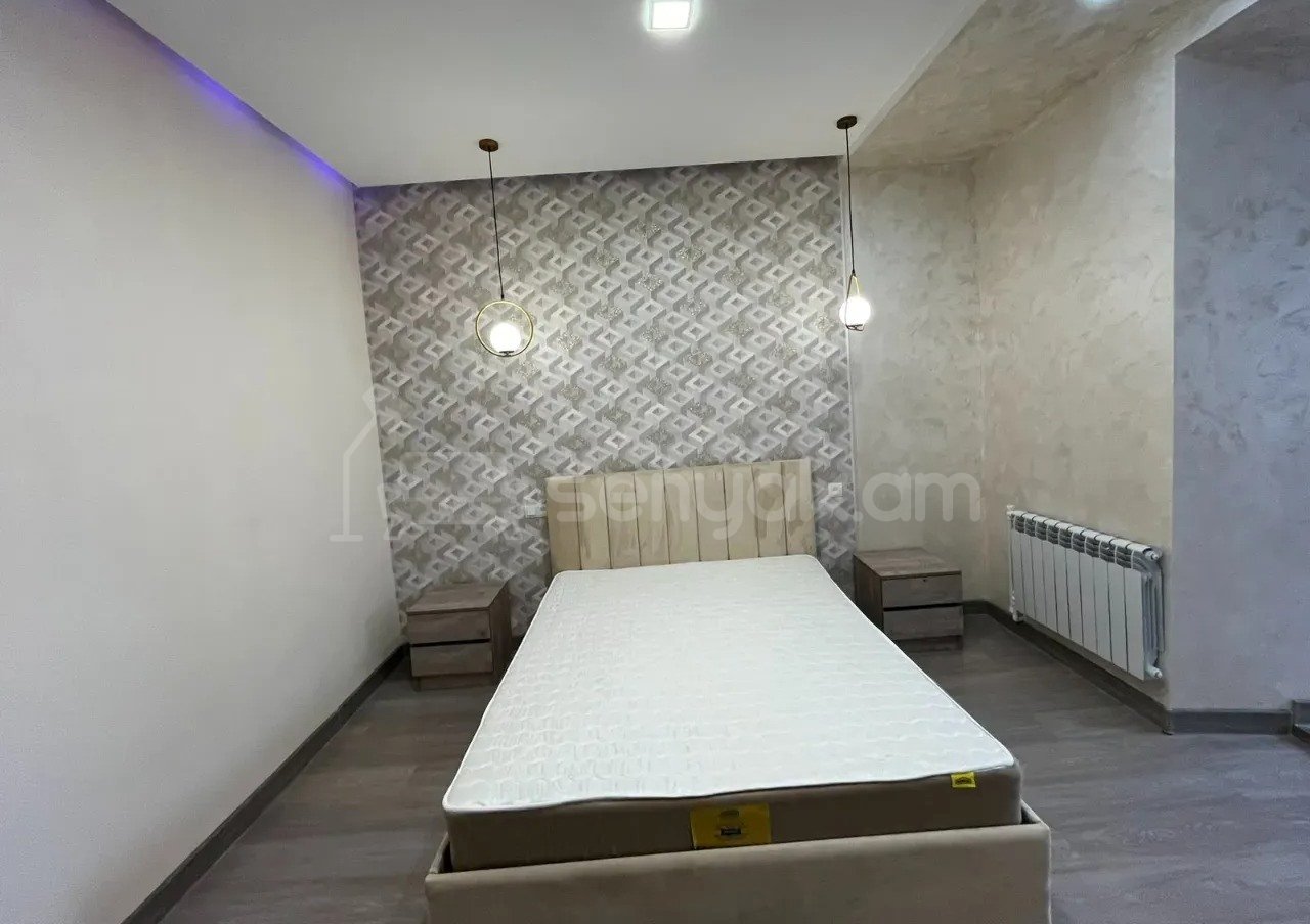 2 Սենյականոց Բնակարան Քարե Շենքում, 72քմ, 3/4 հարկ, Կապիտալ Վերանորոգված