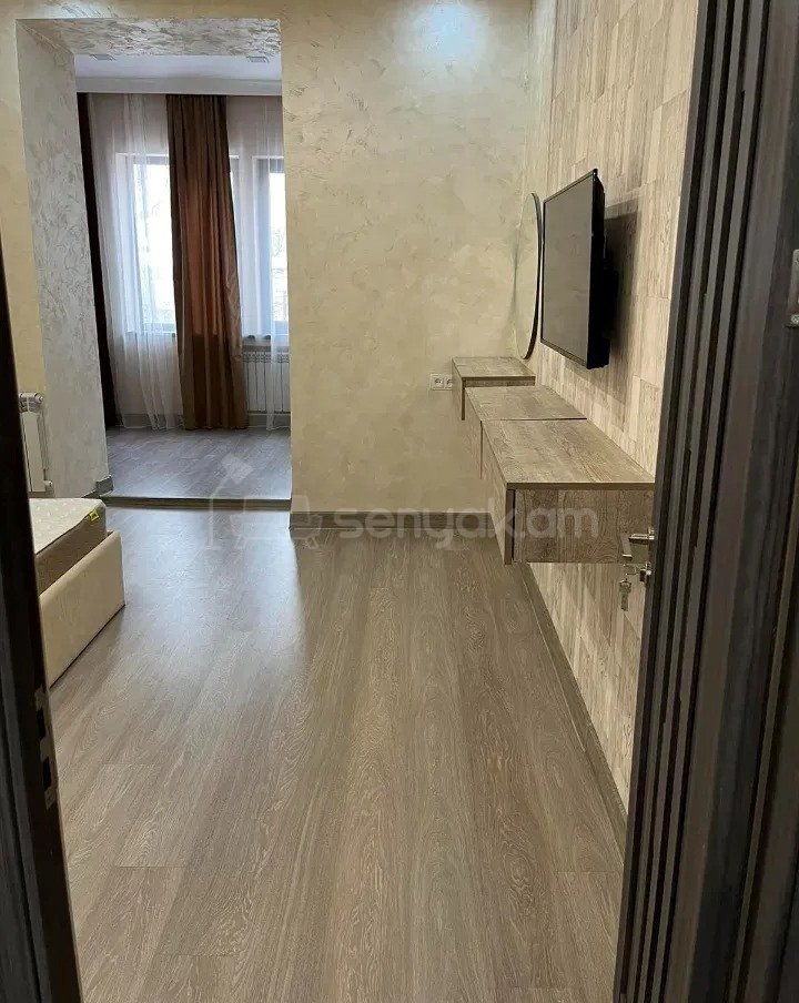 2 Սենյականոց Բնակարան Քարե Շենքում, 72քմ, 3/4 հարկ, Կապիտալ Վերանորոգված