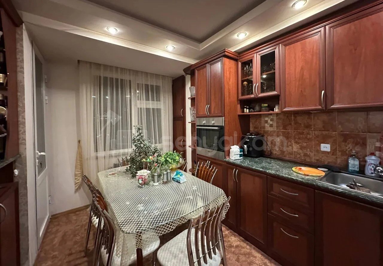 3 Սենյականոց Բնակարան, 84քմ, 4/14 հարկ, Կապիտալ Վերանորոգված
