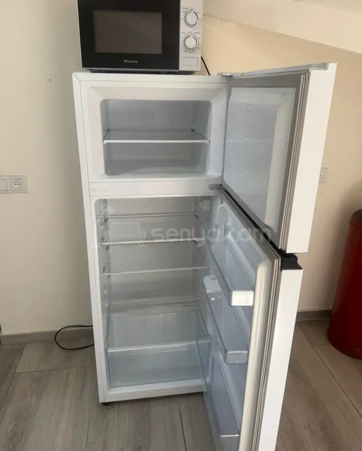 3 Սենյականոց Բնակարան Քարե Շենքում, 90քմ, 4/4 հարկ, Նորմալ Վիճակում, Կահավորված