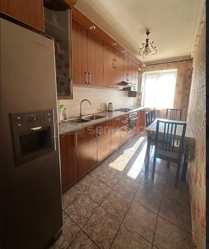 4 Սենյականոց Բնակարան, 100քմ, 2/9 հարկ, Կապիտալ Վերանորոգված, Կահավորված