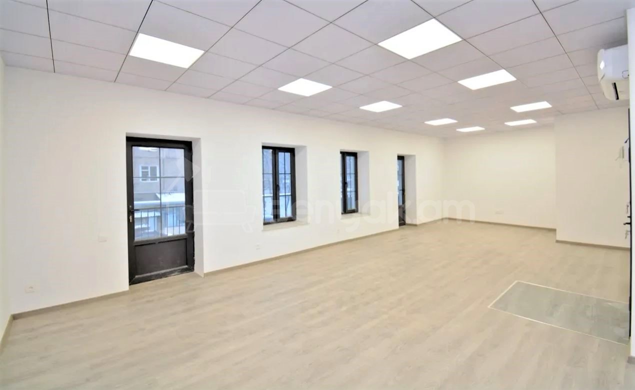 Օֆիսային Տարածք, 400քմ, Կապիտալ Վերանորոգված