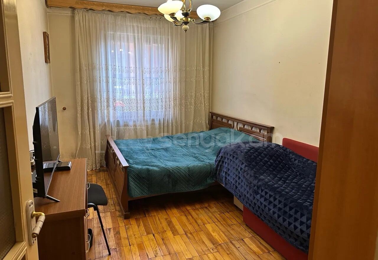 3 Սենյականոց Բնակարան, 80քմ, 2/9 հարկ, Նորմալ Վիճակում