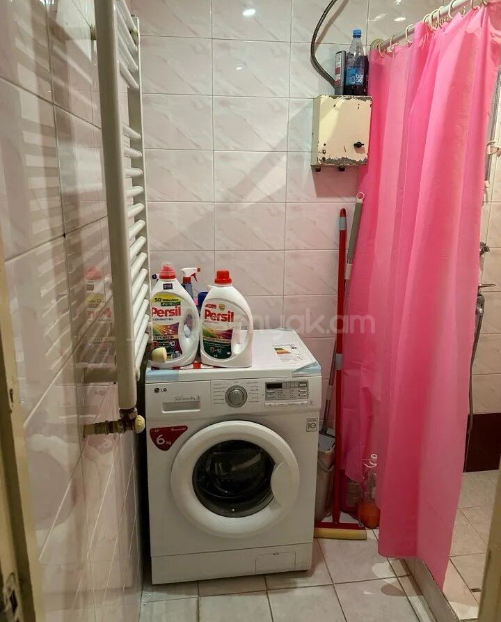 3 Սենյականոց Բնակարան, 80քմ, 2/9 հարկ, Նորմալ Վիճակում