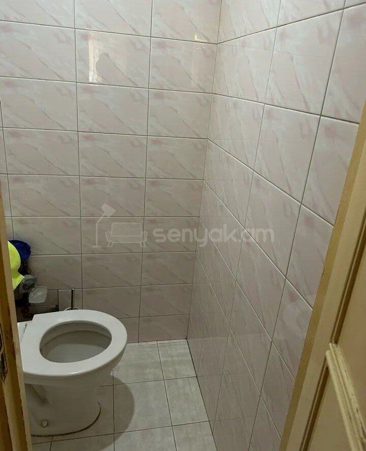 3 Սենյականոց Բնակարան, 80քմ, 2/9 հարկ, Նորմալ Վիճակում