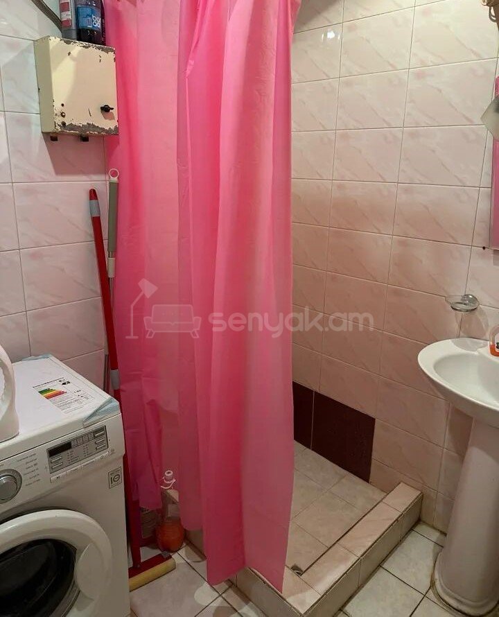 3 Սենյականոց Բնակարան, 80քմ, 2/9 հարկ, Նորմալ Վիճակում